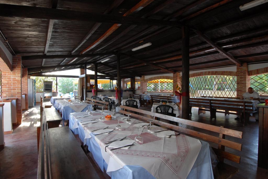 Villaggio Camping Uria Foce Varano Exterior foto
