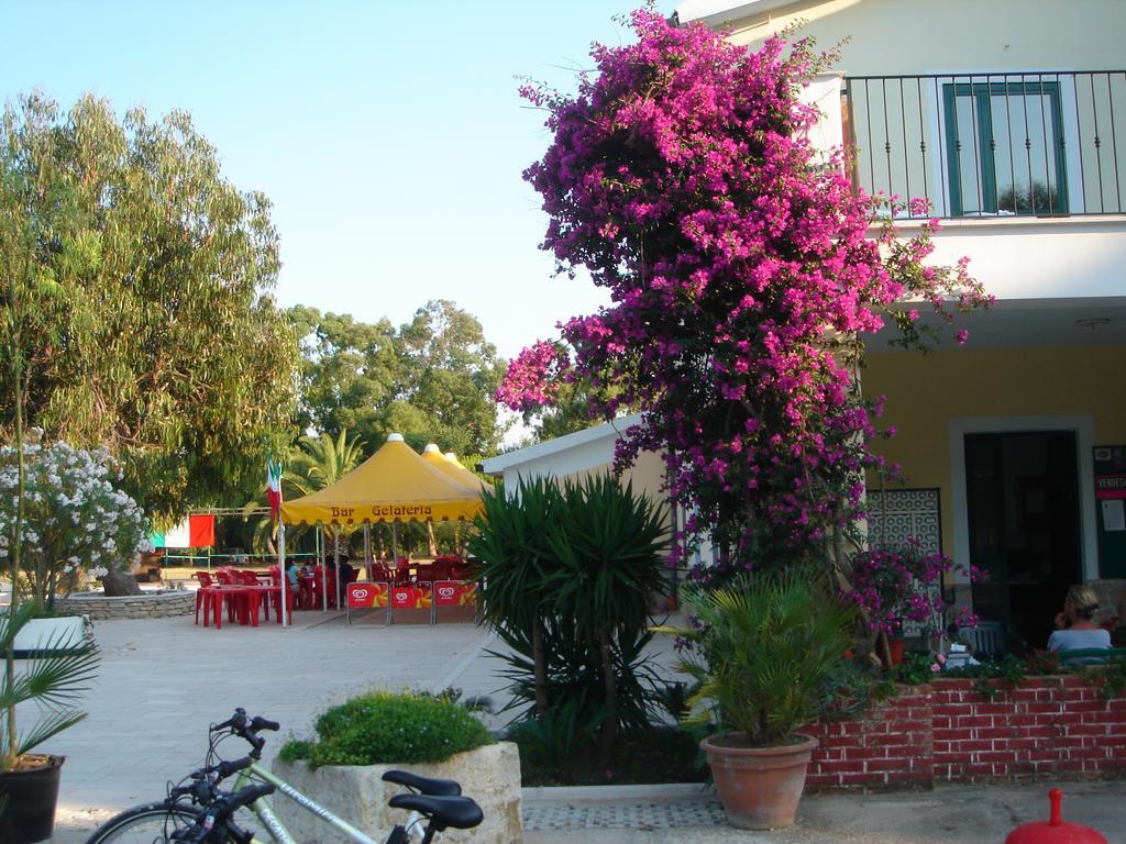 Villaggio Camping Uria Foce Varano Exterior foto
