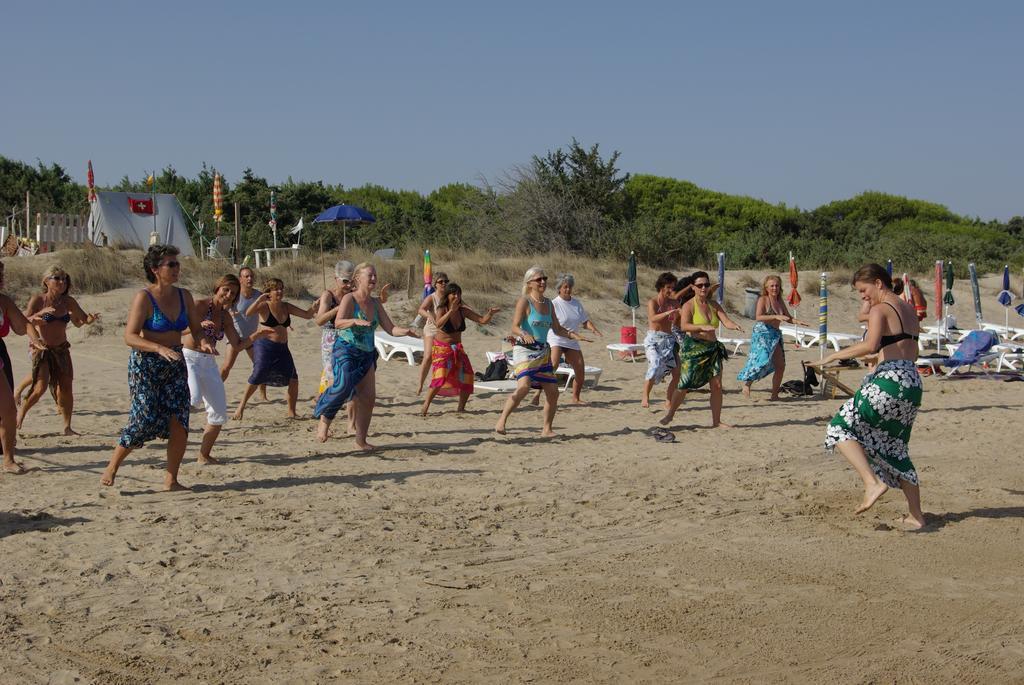 Villaggio Camping Uria Foce Varano Exterior foto