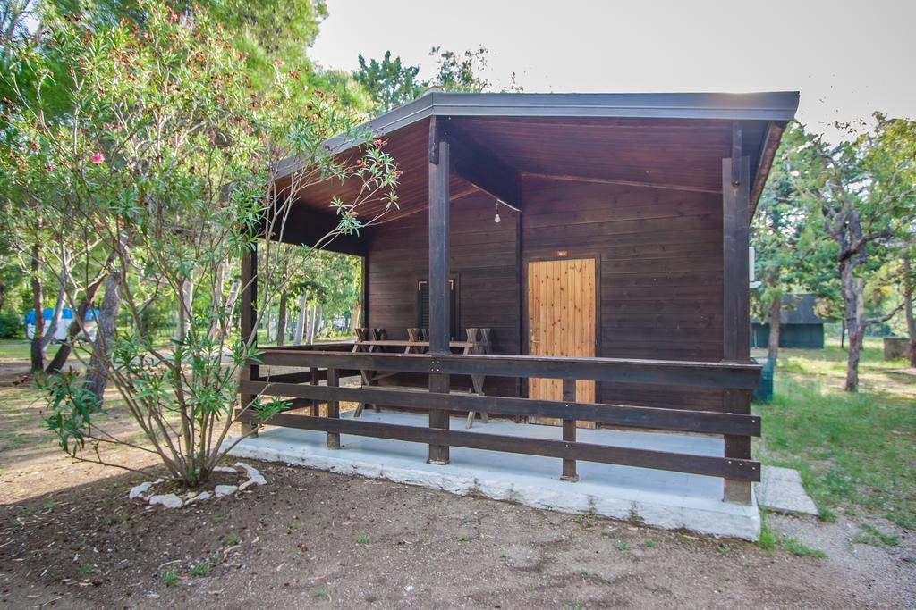 Villaggio Camping Uria Foce Varano Exterior foto