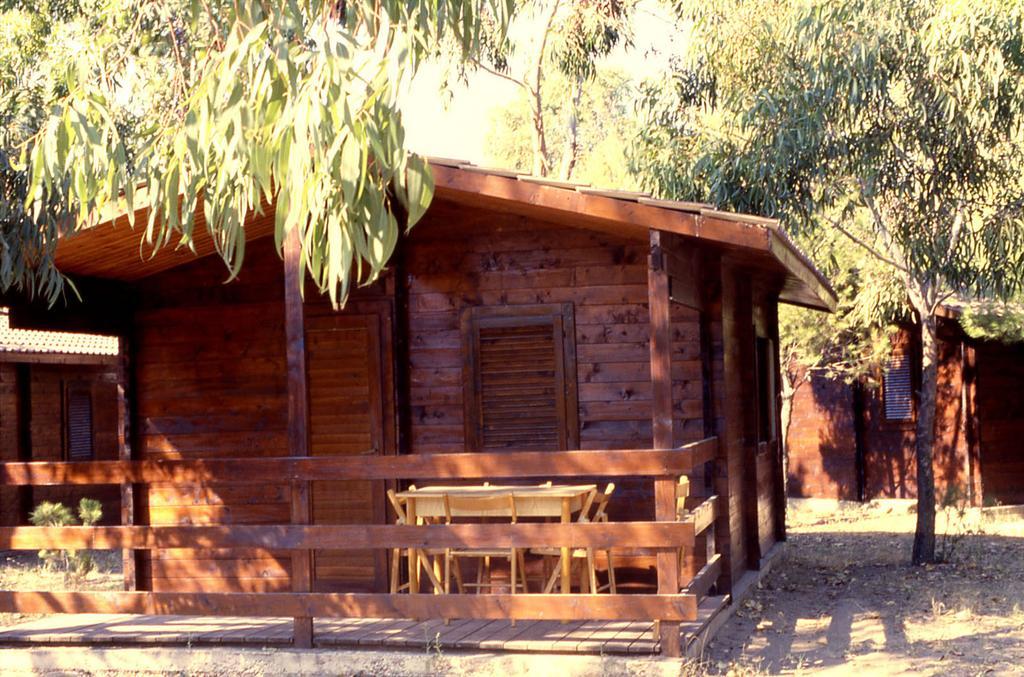 Villaggio Camping Uria Foce Varano Exterior foto
