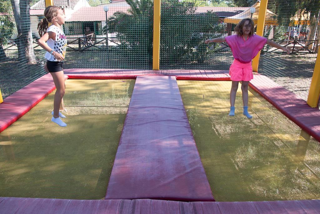 Villaggio Camping Uria Foce Varano Exterior foto